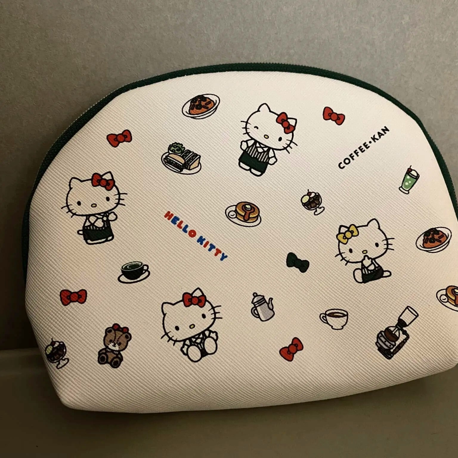 【珈琲館】「ハローキティ×珈琲館 ハッピーバッグ2026」オリジナルポーチ