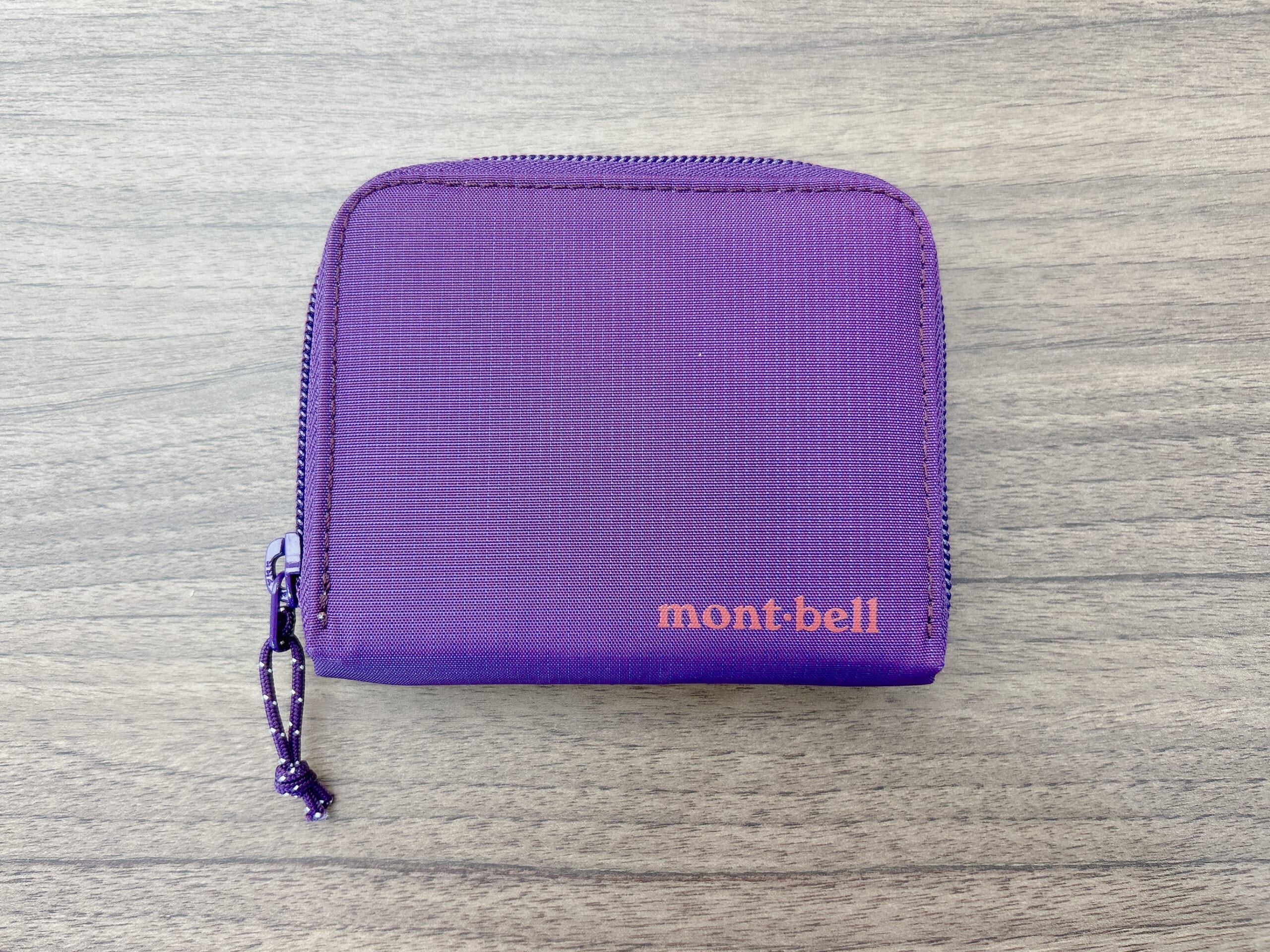 40代エディターの私物財布モンベルのジップワレット