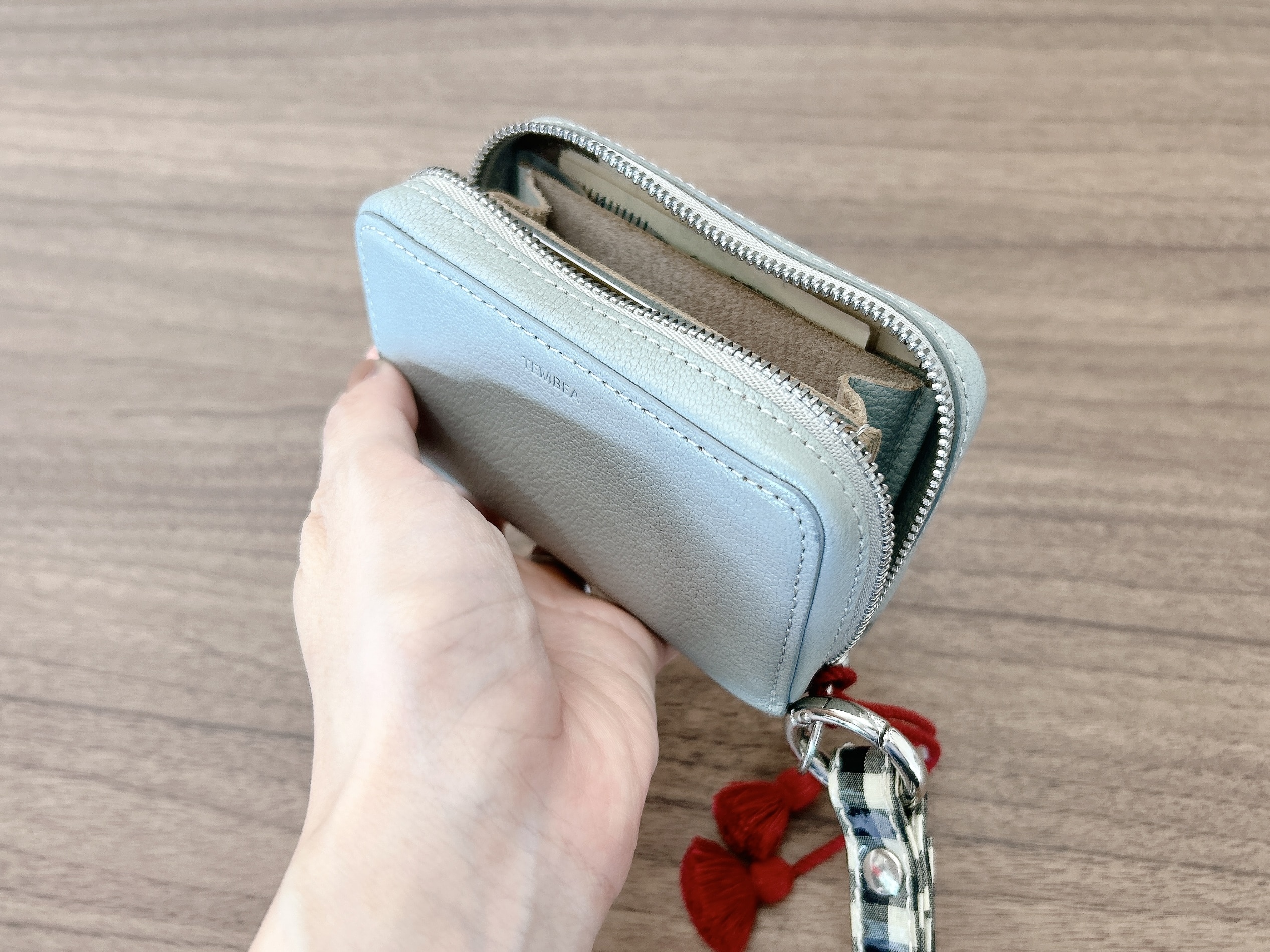 40代エディターの私物財布TEMBEAのミニ財布