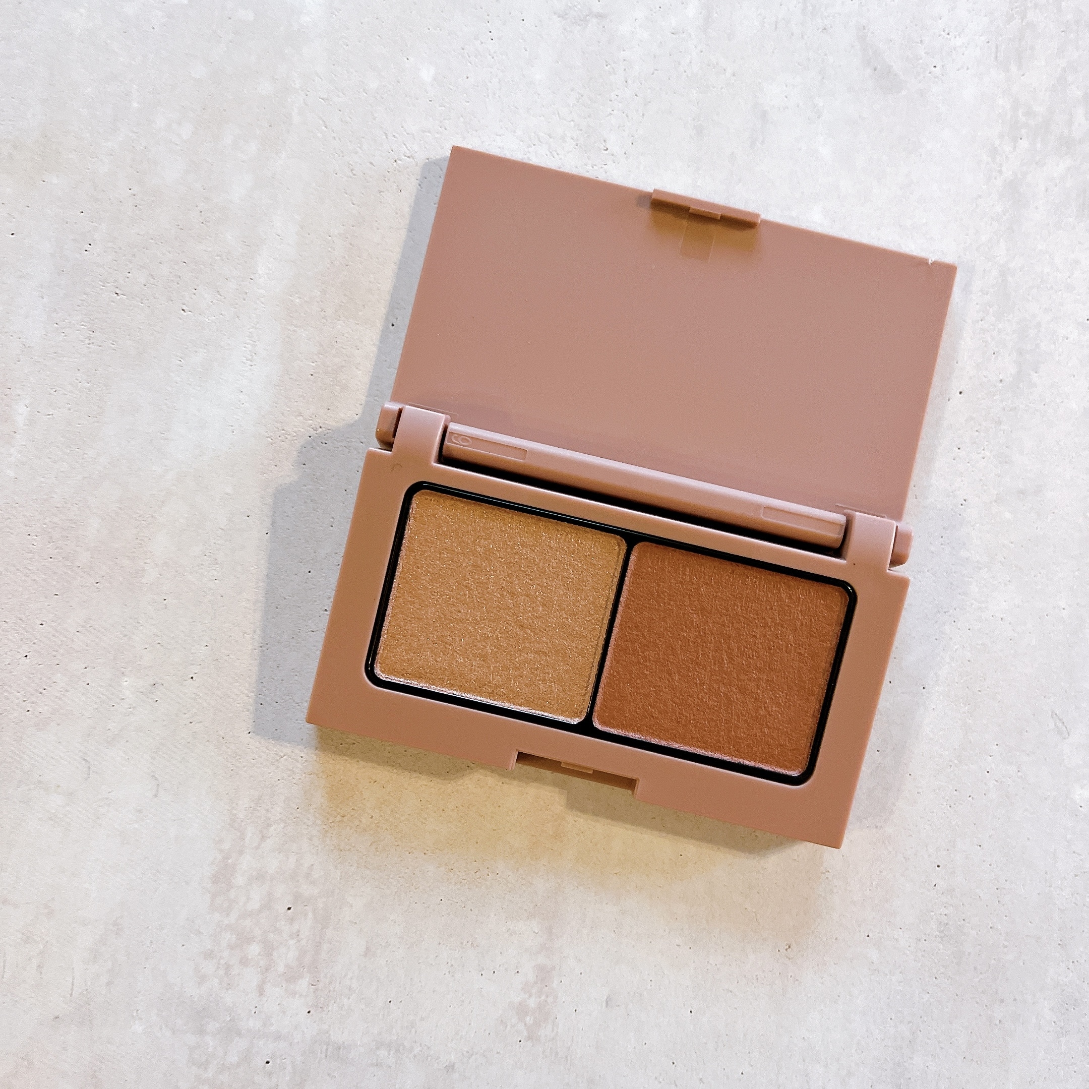 エテュセ　アイシャドウ