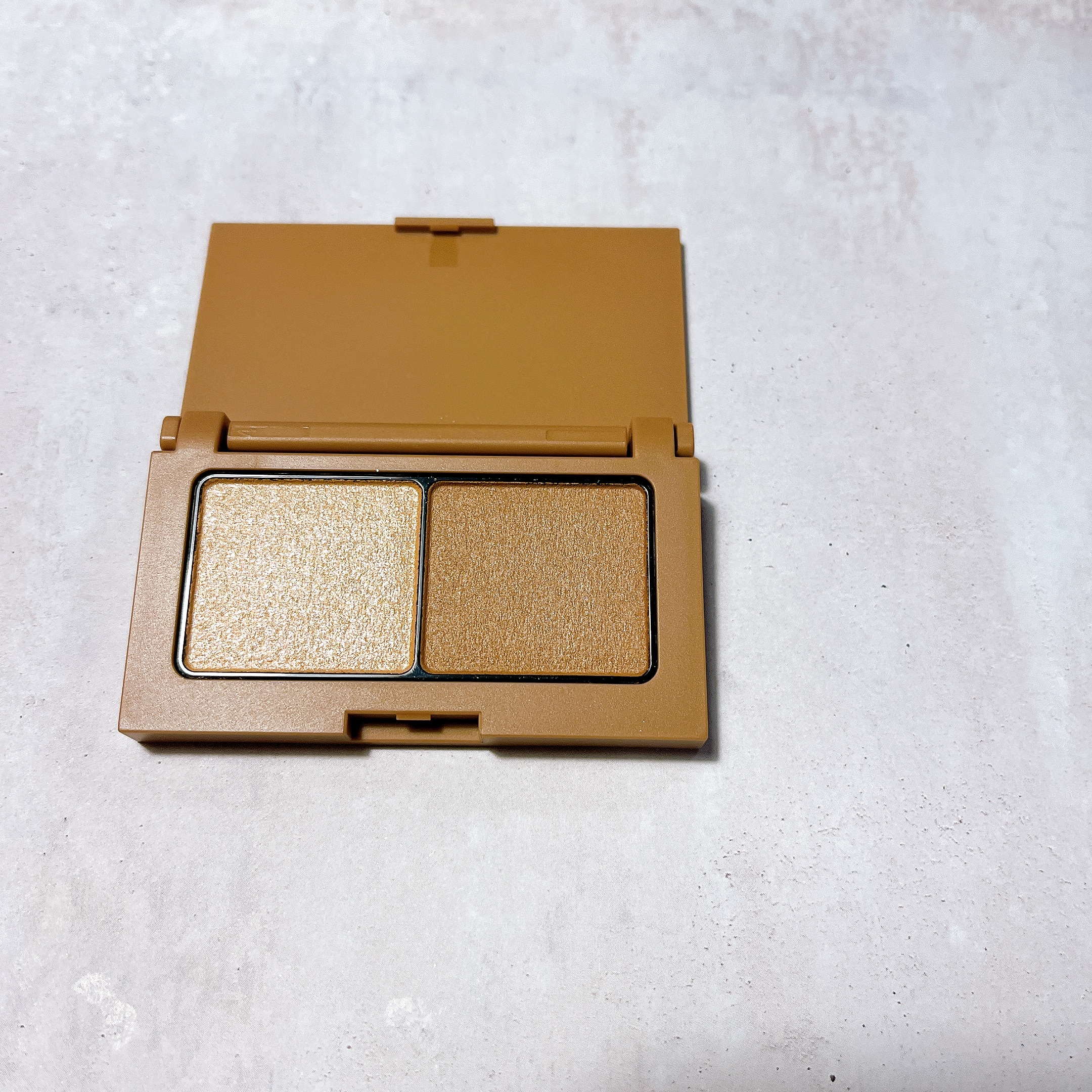 エテュセ　アイシャドウ