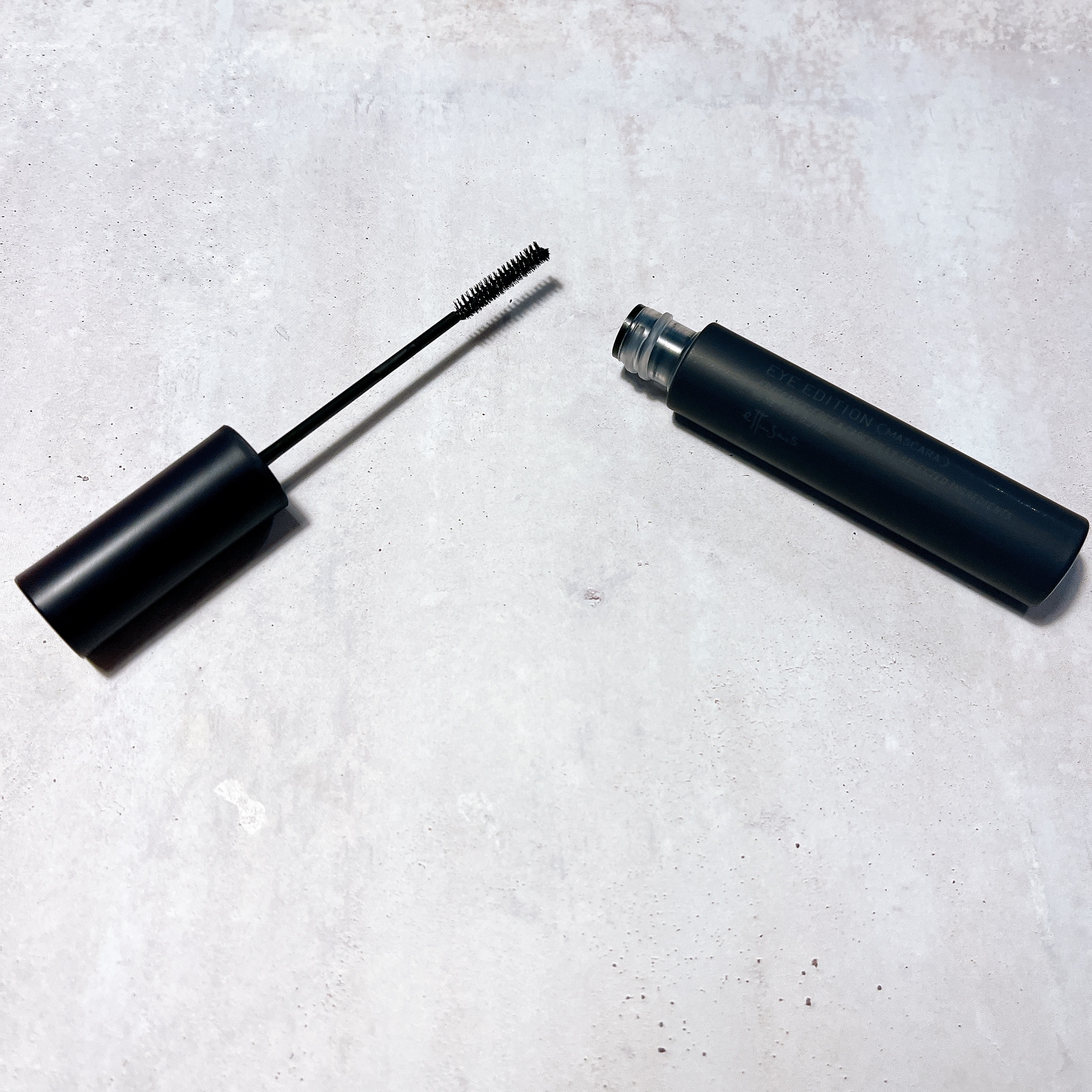 エテュセ アイエディション （マスカラ）
エアリーマットタイプ