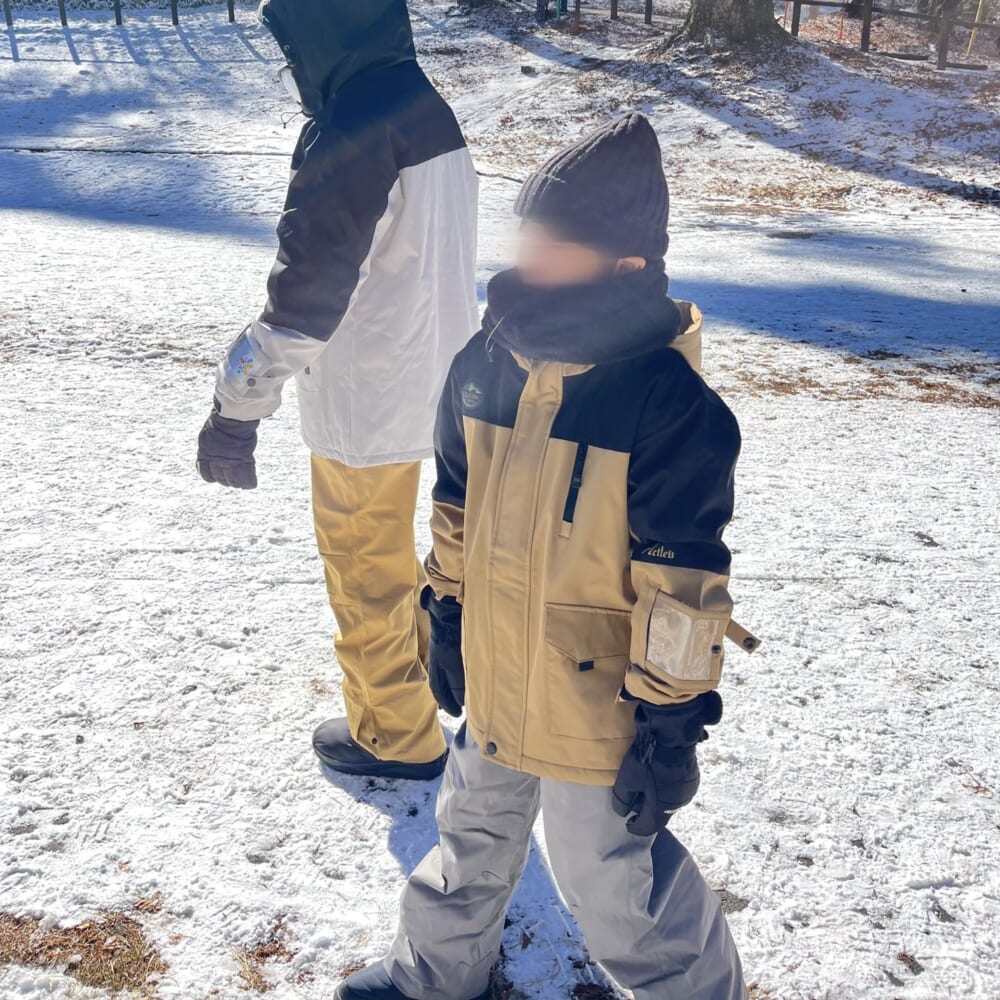 子ども　スキーウェア　おしゃれ