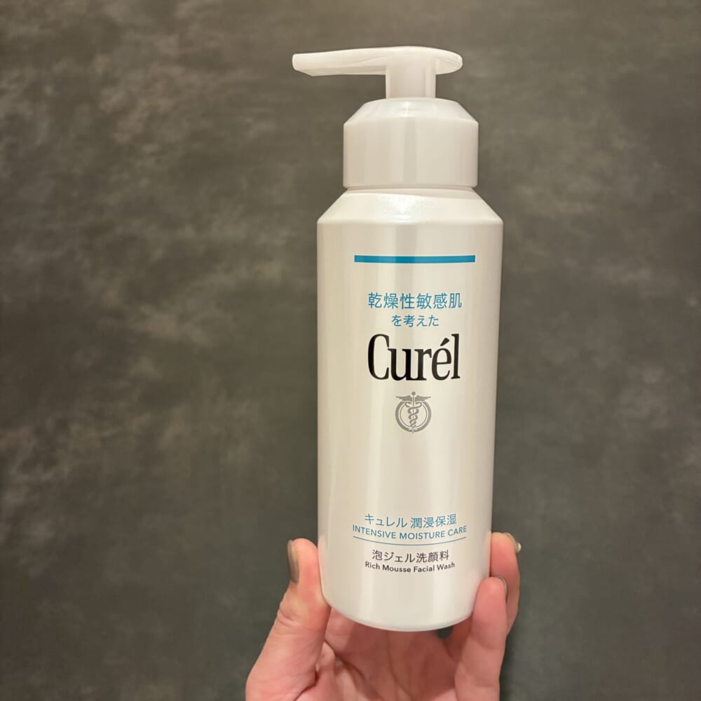 キュレル　泡ジェル洗顔　LEE