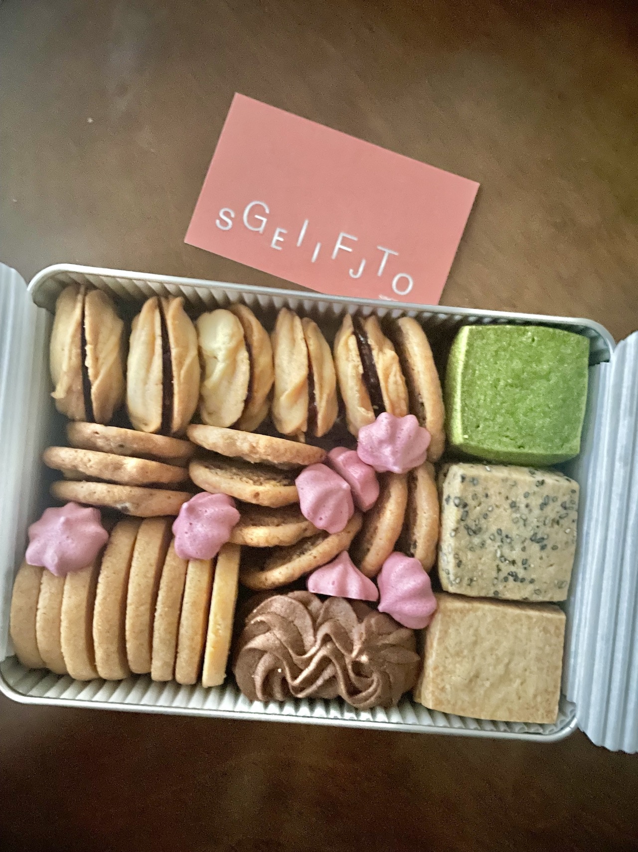 焼菓子専門店『GIFT SEIJO』のクッキー缶
