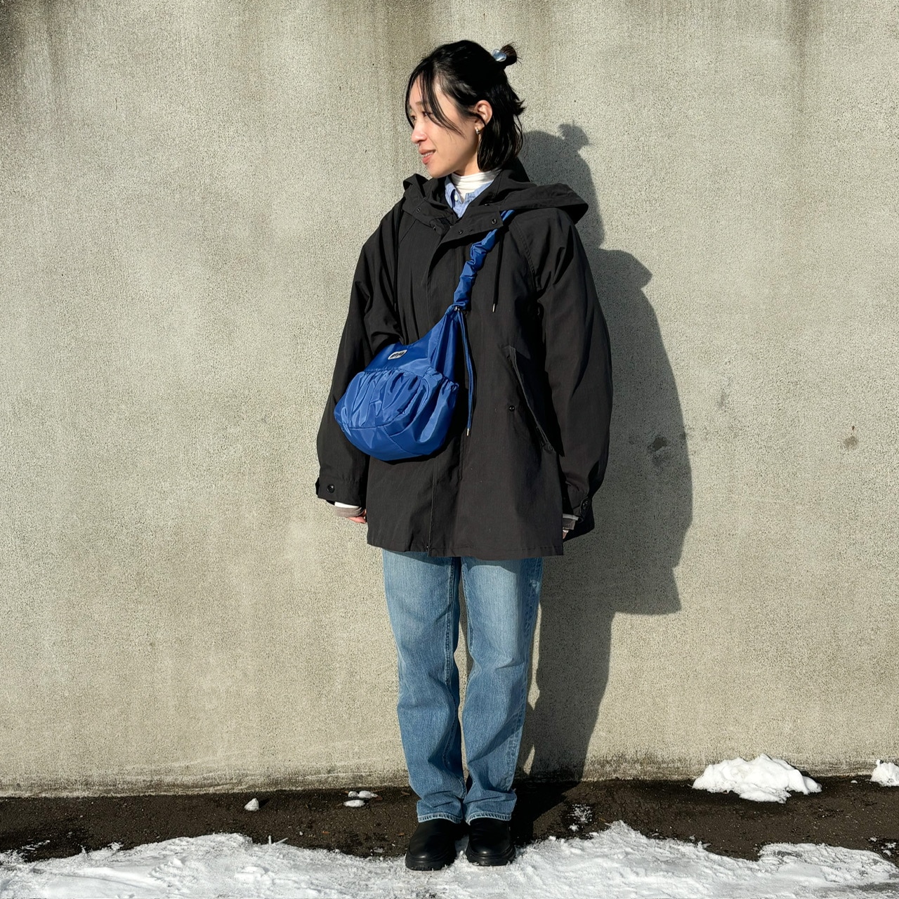 LEE別注OUTDOOR PRODUCTS×100人隊おでかけ部 可愛げ2Wayギャザーショルダー　使用写真　ななめ掛け