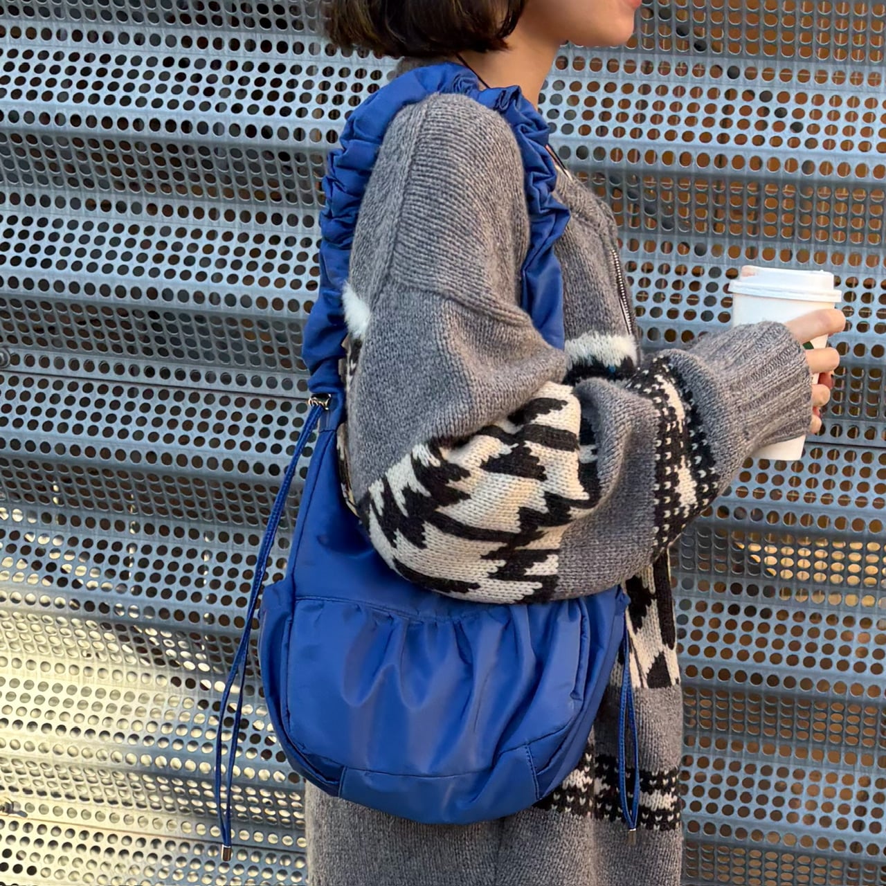 LEE別注OUTDOOR PRODUCTS×100人隊おでかけ部 可愛げ2Wayギャザーショルダー　肩にかけて使用