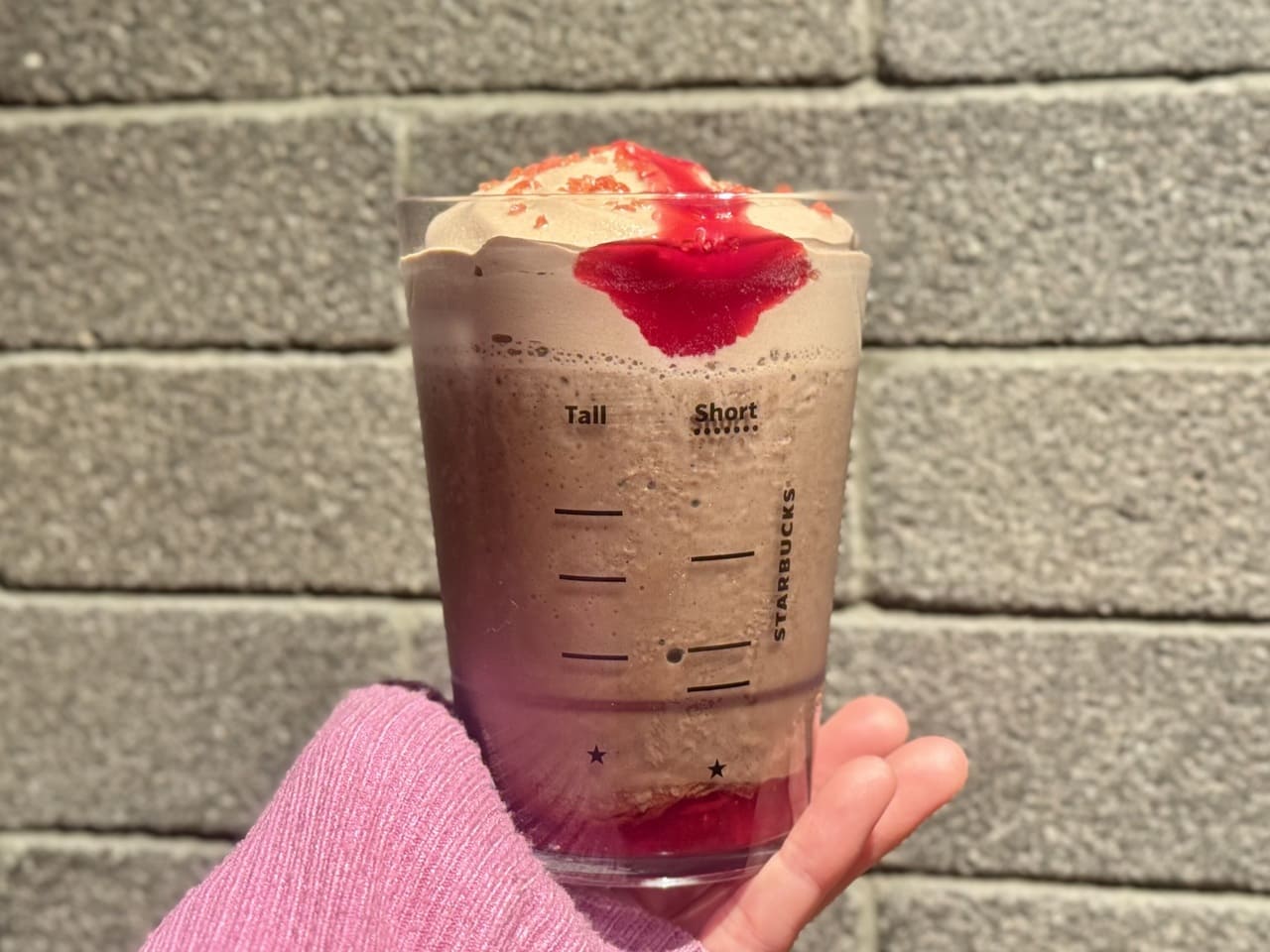 「カカオ & ストロベリー ムース フラペチーノ®」後