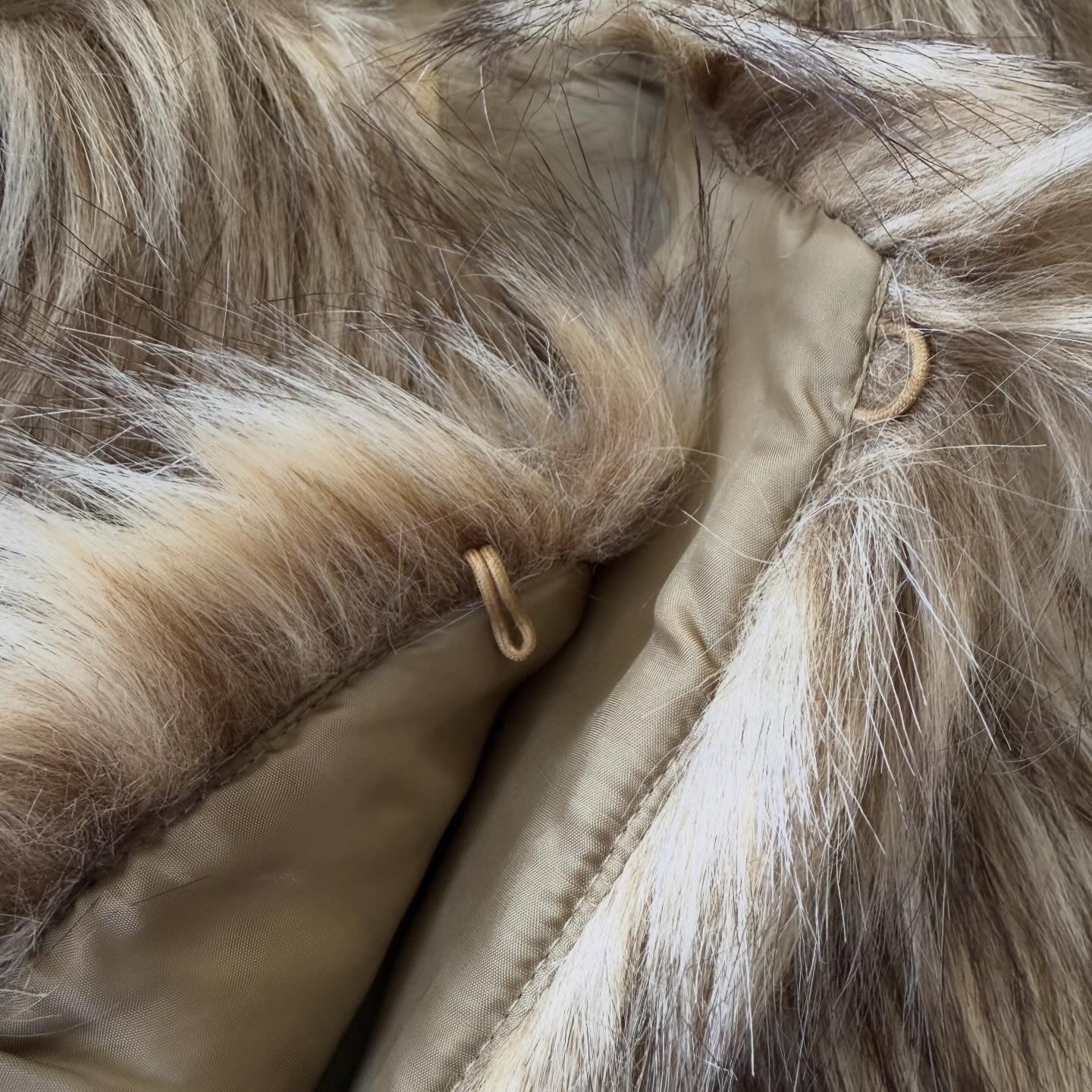 カレンソロジー シャギーファーベスト