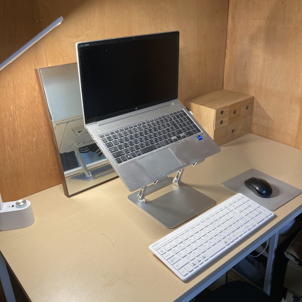 40代ダイエット　ストレートネック対策　PCスタンド