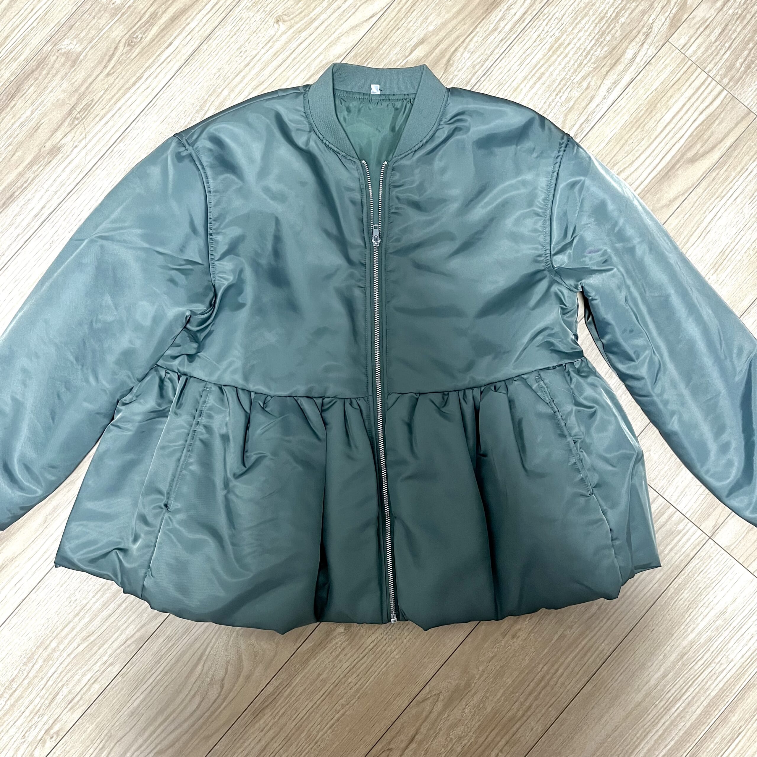 ジャケット　服