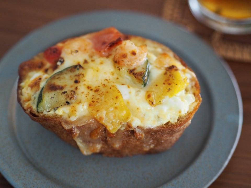 パン屋さんの野菜のピザトースト