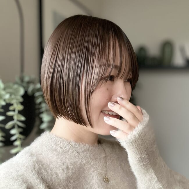 前髪ありのミニボブ