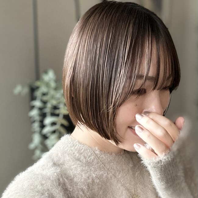 前髪ありのミニボブ