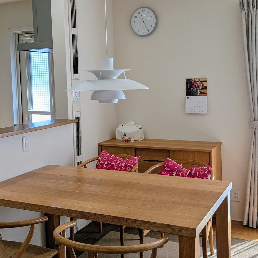 ルイスポールセン「PH 5」昼のダイニング全景