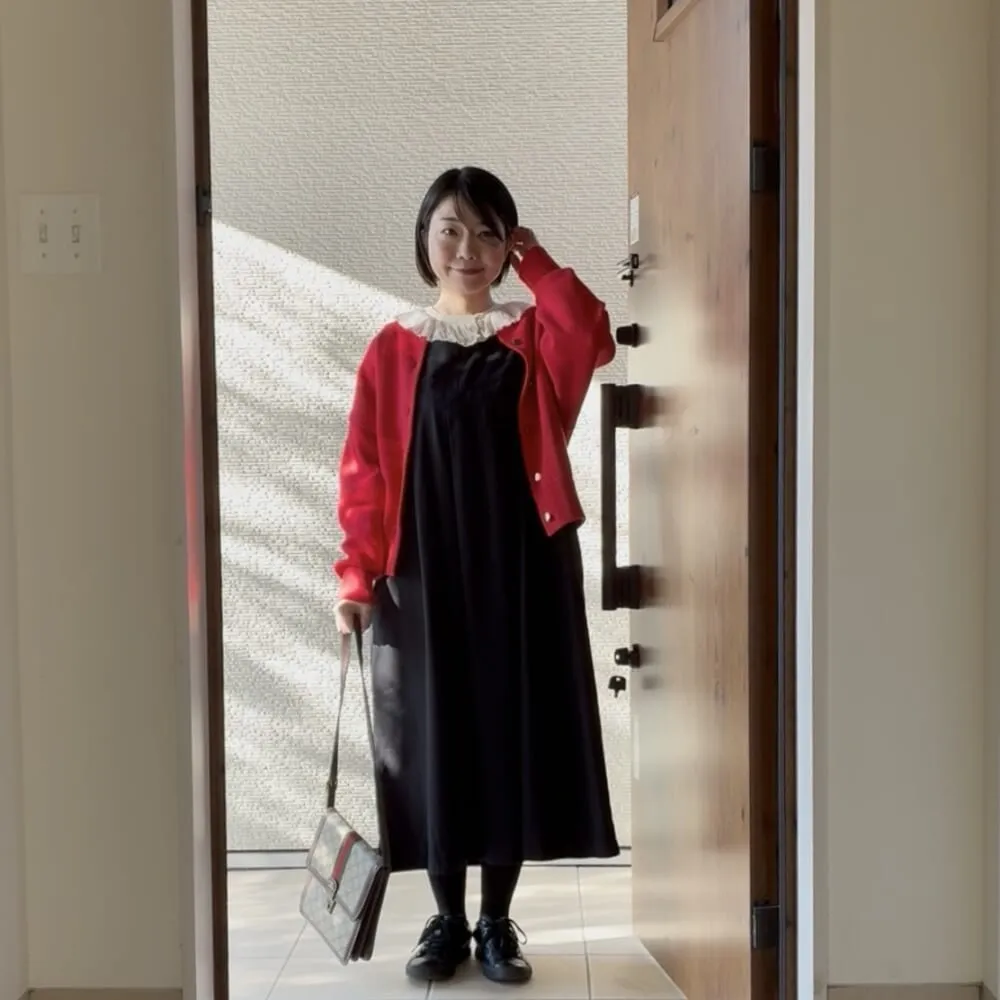 12closet「コットンカットボイル衿フリルブラウス」　12closet×kazumiさん「コットンカシミヤ2WAYニット」　コーデ例