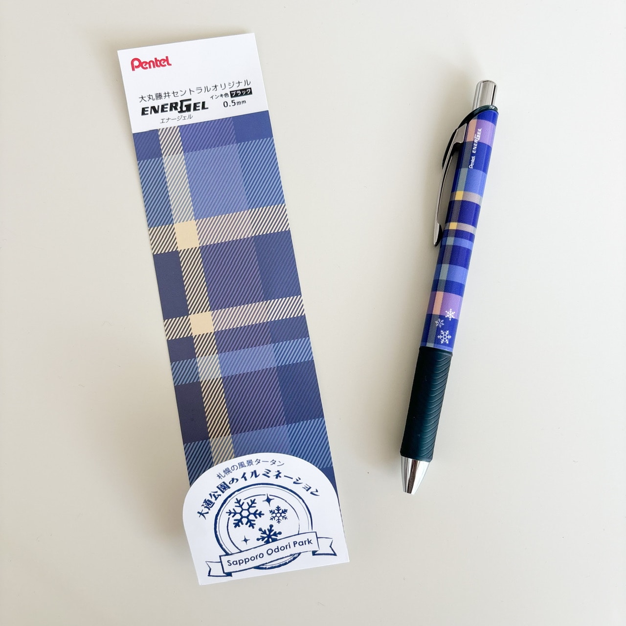 大丸藤井セントラルオリジナル札幌の風景タータンチェックエナージェルボールペン　大通公園のイルミネーション
