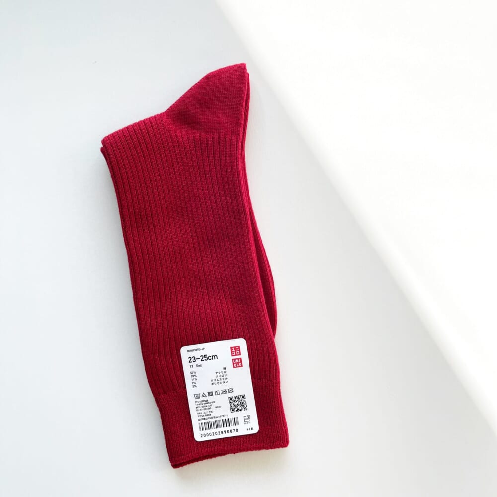 ソックス　赤　ユニクロ