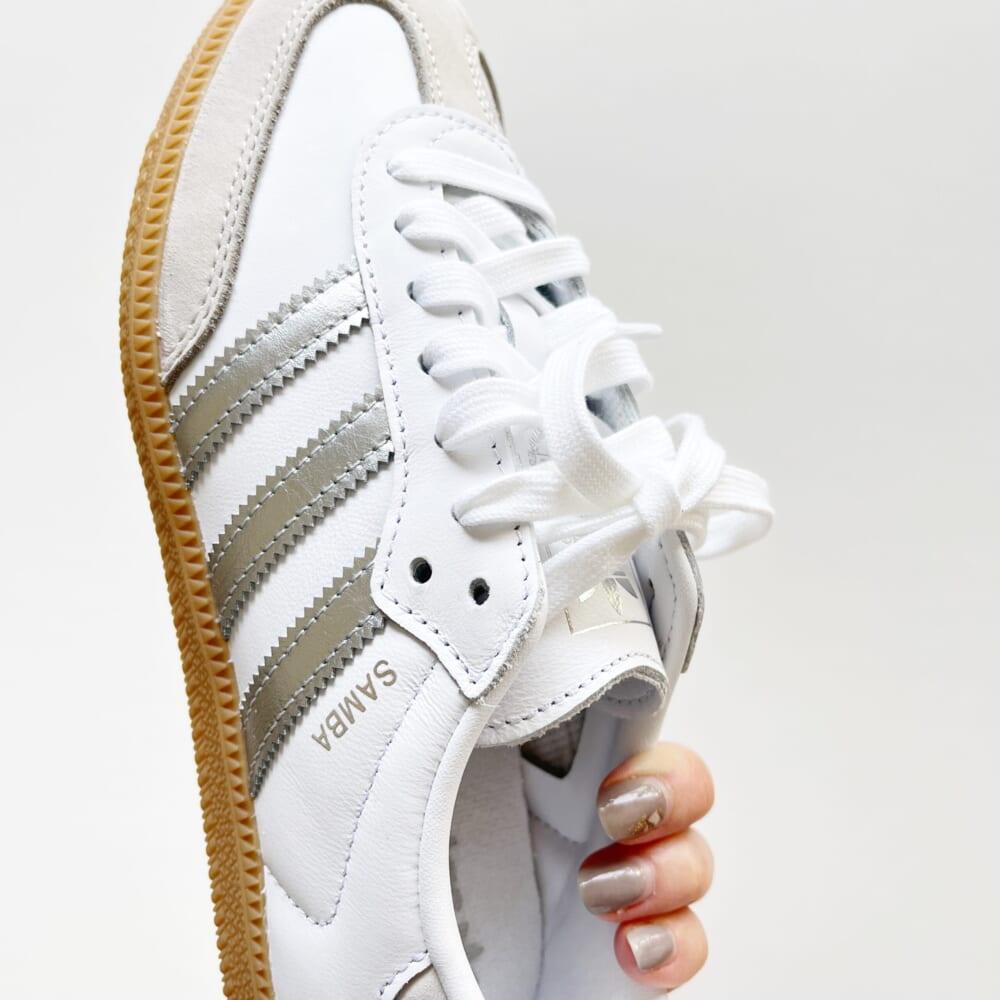adidas サンバ　シルバー