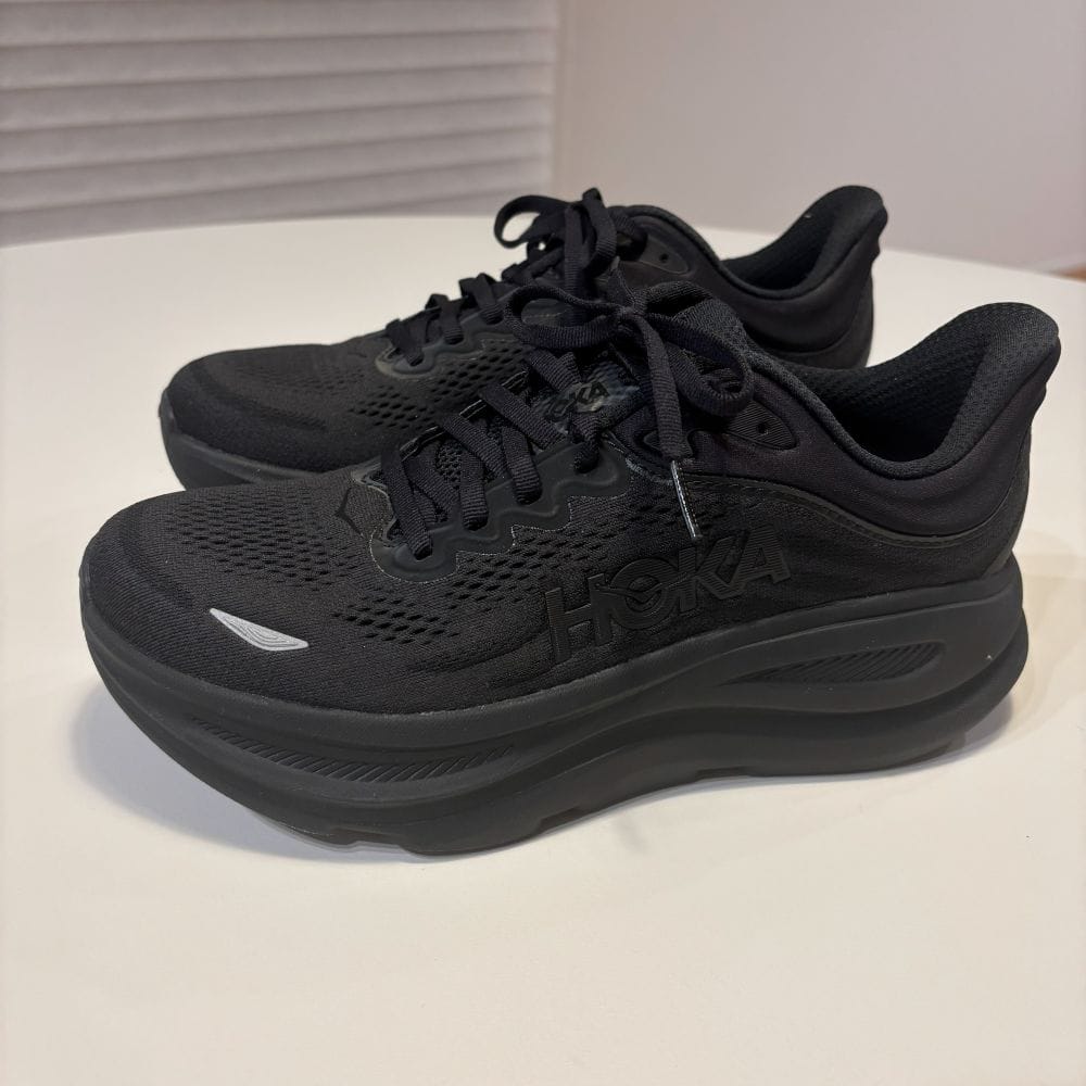 HOKA　スニーカー