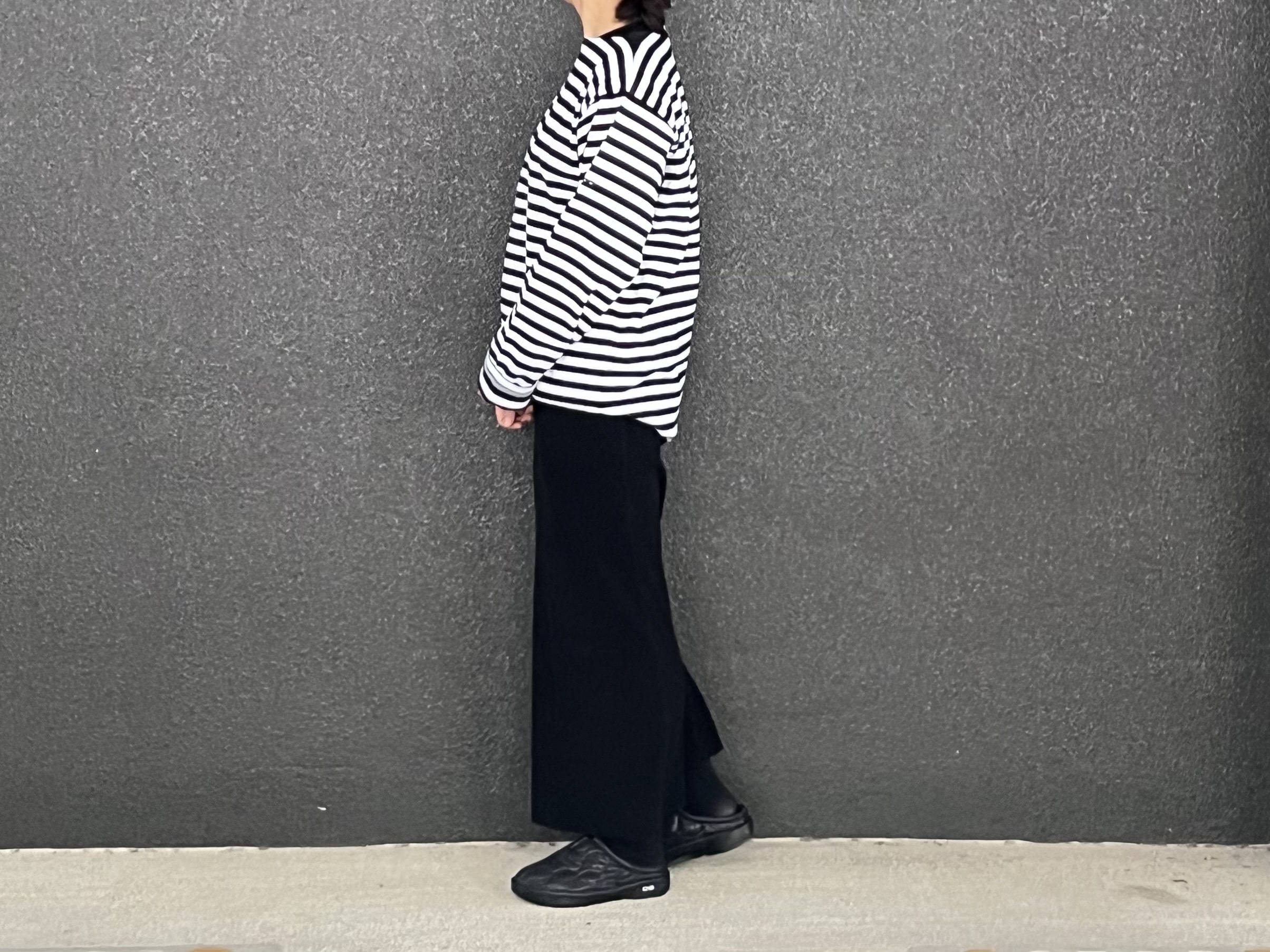 【40代コーデ】「agnès b.（アニエスベー）」ボーダー休日スタイル /「CURENSOLOGY（カレンソロジー）」ｘ「OOFOS（ウーフォス）」 TBicoco