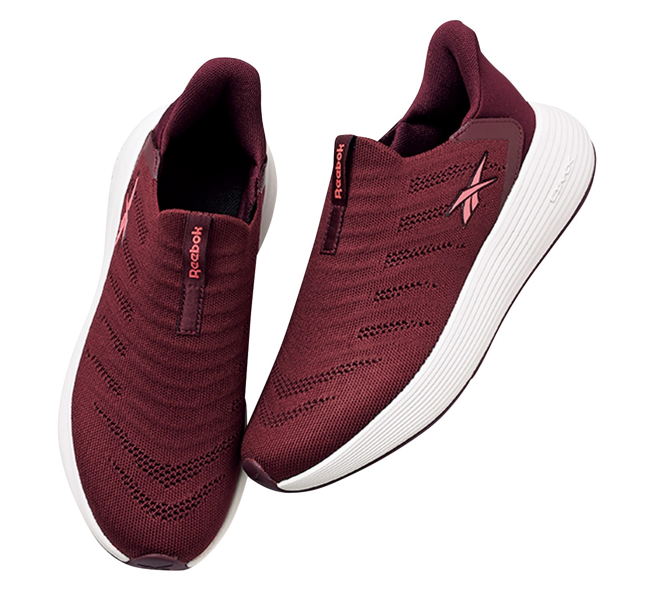 4.Reebok（リーボック）DMX コンフォート プラス ステップ カウント ライト」スニーカー　￥9900