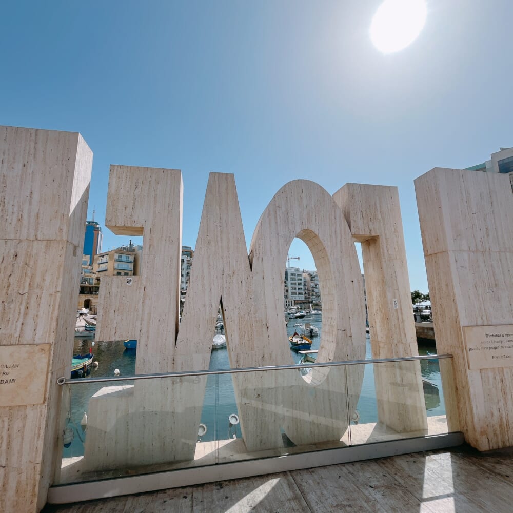 マルタ スピノーラ湾 LOVE