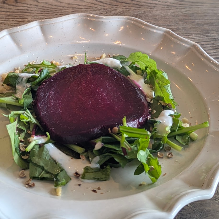 ビーツとルッコラのサラダ　ソボカイ食堂　ランチ