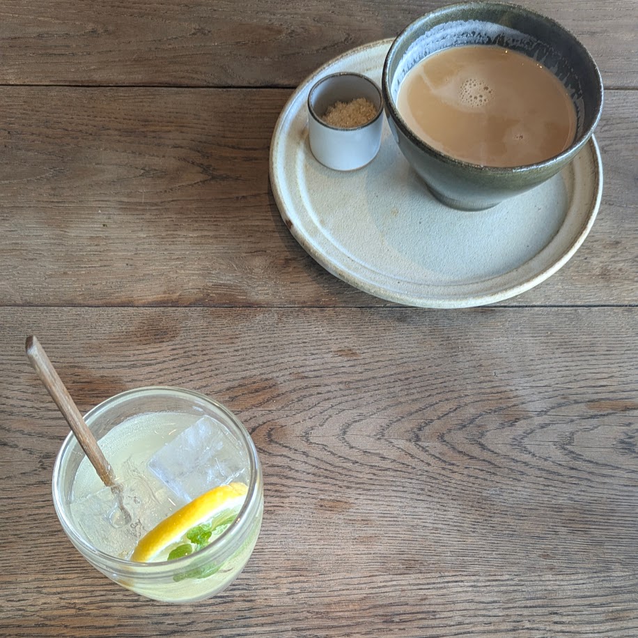 自家製チャイ　レモネード　ソボカイ食堂