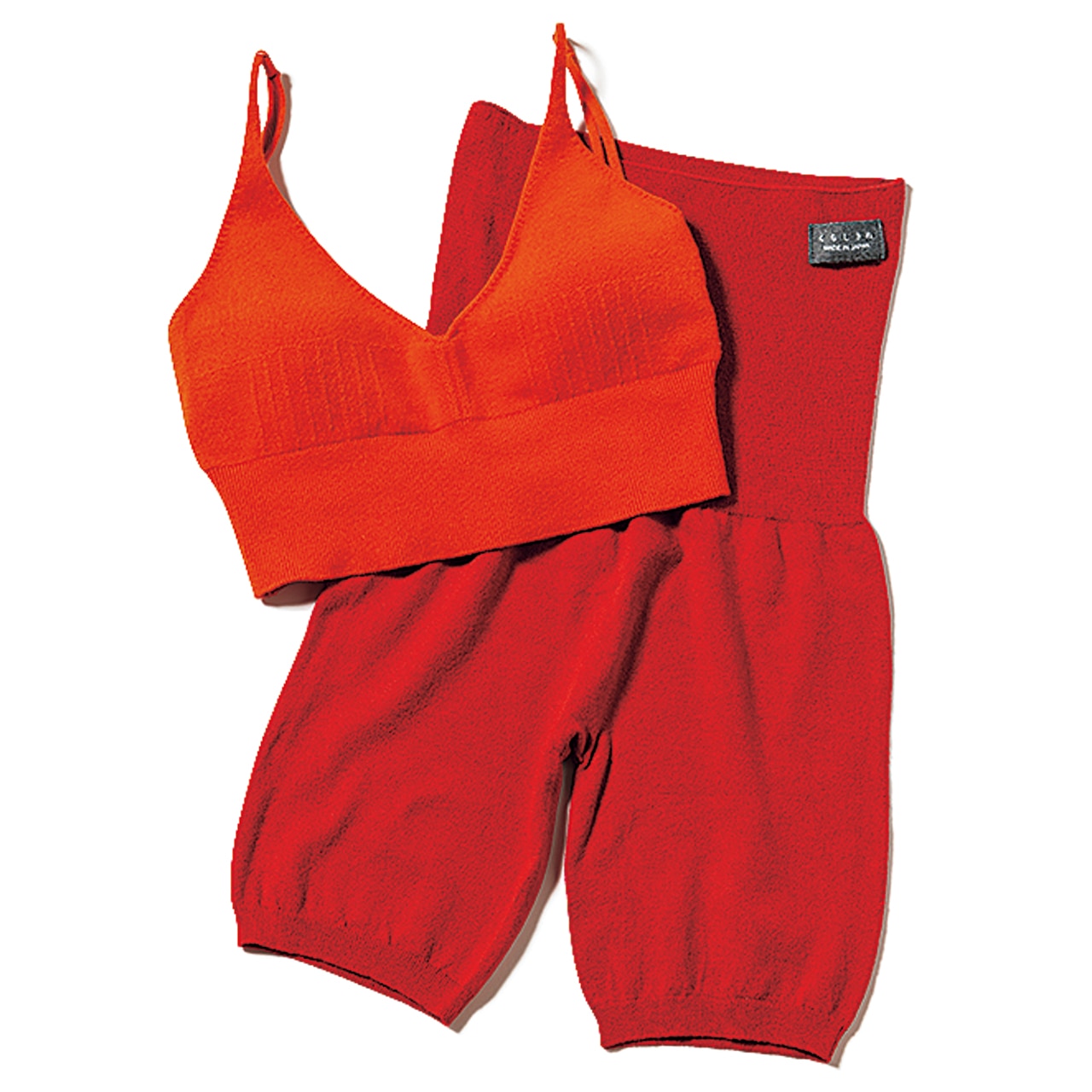 赤いニットインナー