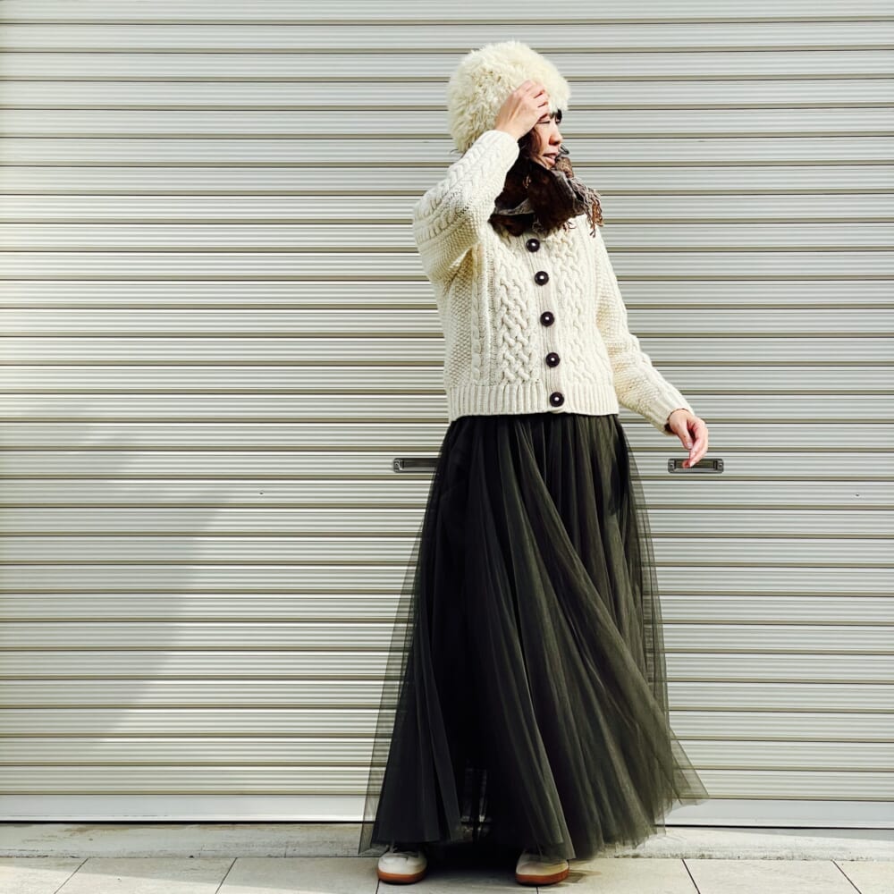 adidas Originals SAMBA OG クリームホワイト SHIPS　チュールエアリーロングスカート　ケーブルカーディガン