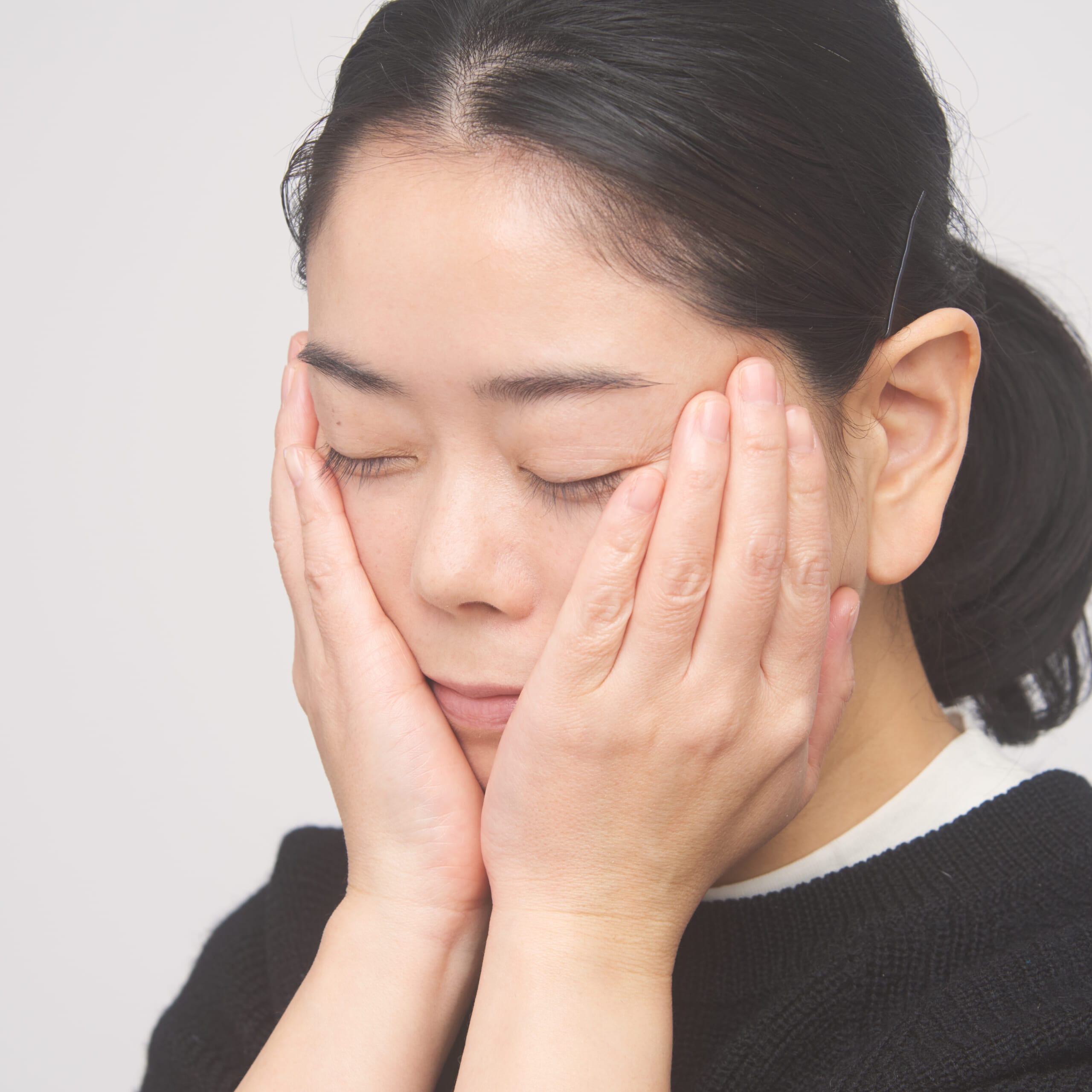 薬用 リンクル美コルセットゲル nを顔に塗布したところ。