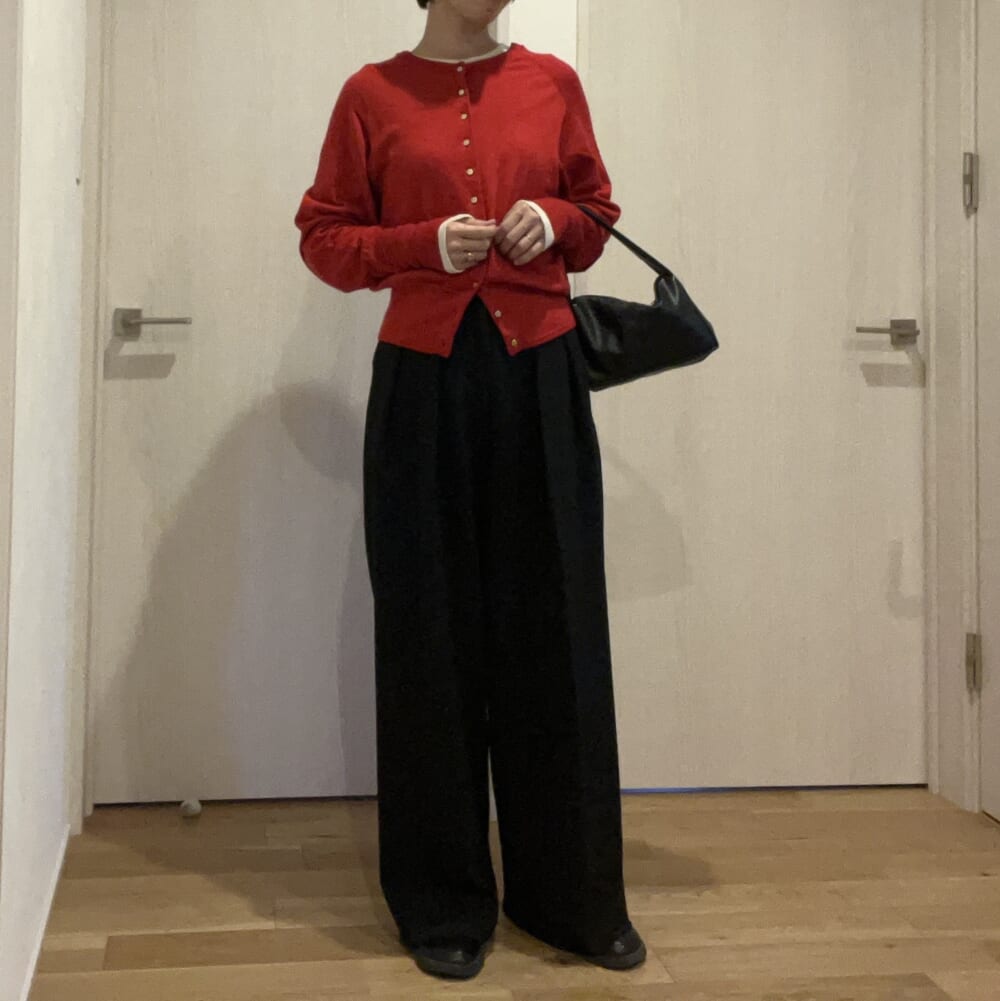 赤アイテム　コーデ　冬