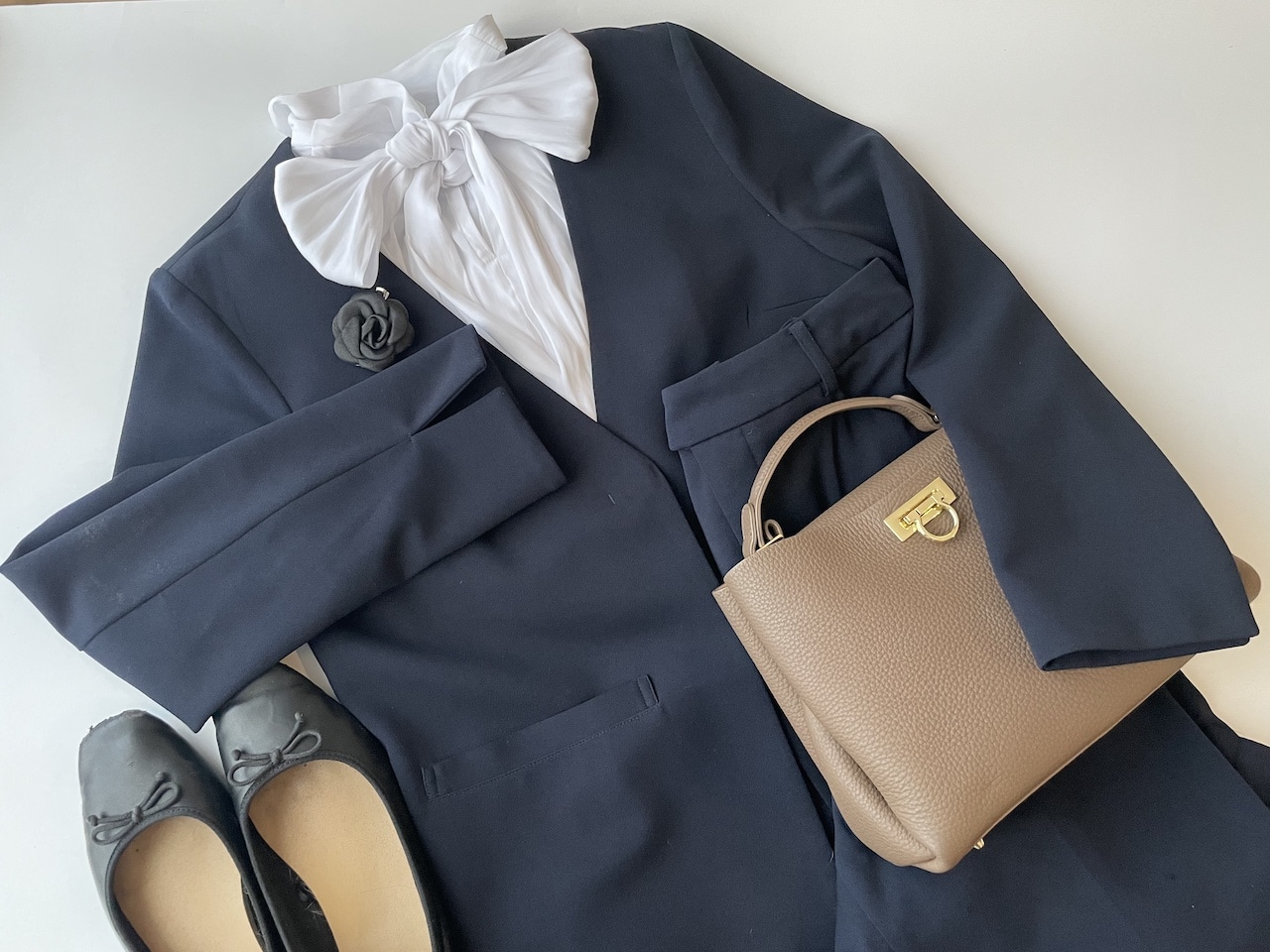 LEE100人隊 No.079 yunさん　プラステのリボンブラウスコーデ