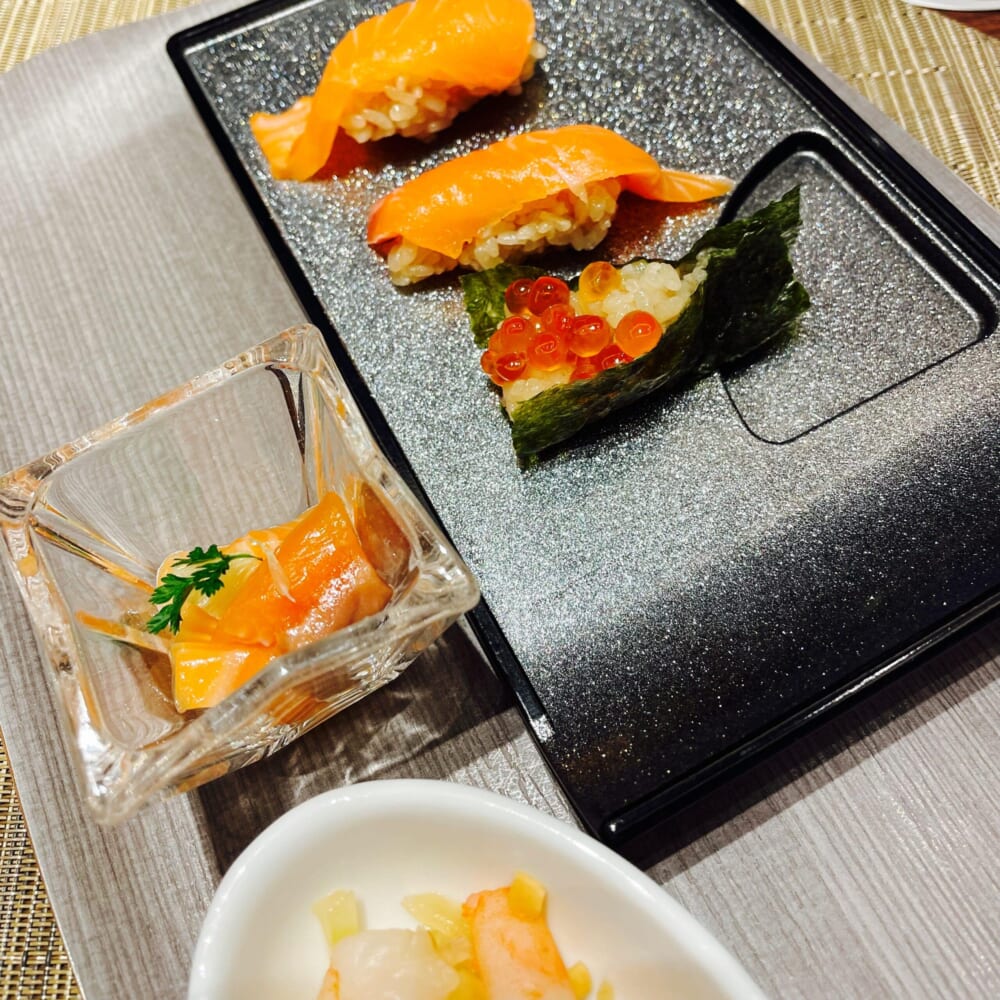 ハイアットリージェンシー横浜 ハーバーキッチン ランチビュッフェ 世界を旅するグルメ紀行 サーモン