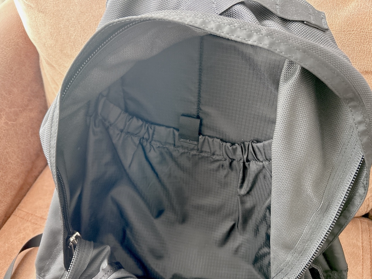 グレゴリーのバックパックの仕切り