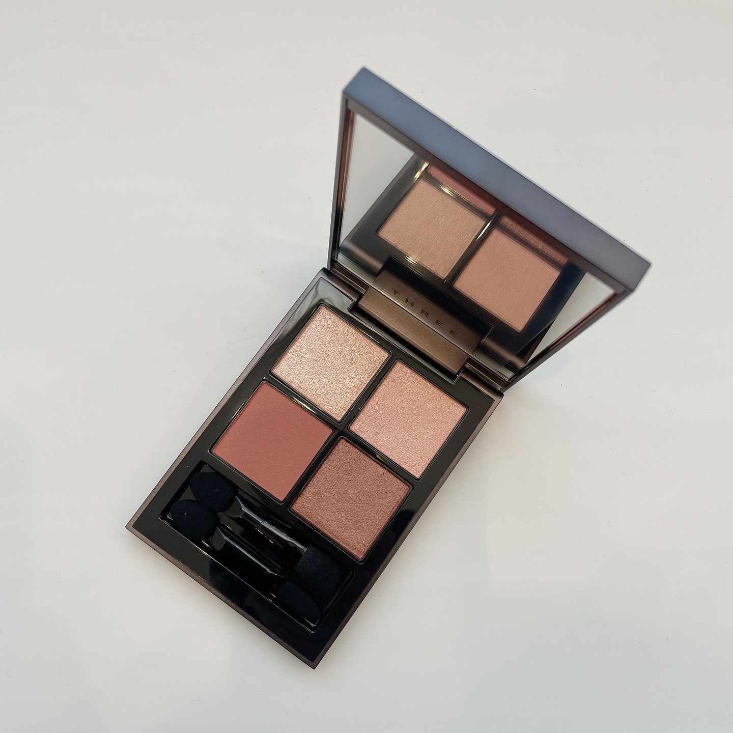 THREE(スリー)スターゲージングアイシャドウクアッド 09 FLOWER SPACE