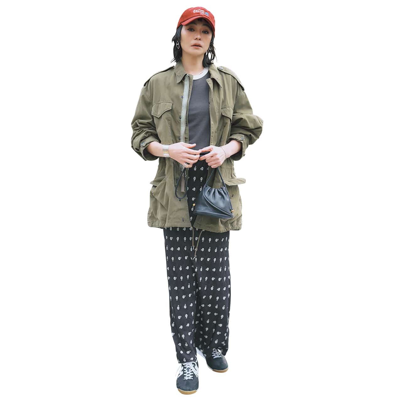 地味色コーデ 竹下玲奈さん