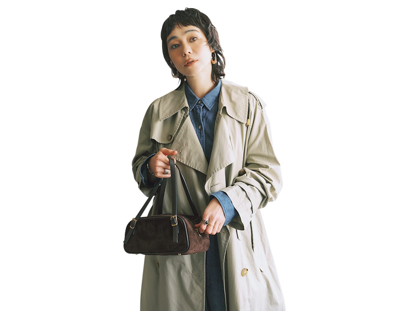 デニムシャツにトレンチコートを羽織ったお気に入りコーデ 竹下玲奈さん