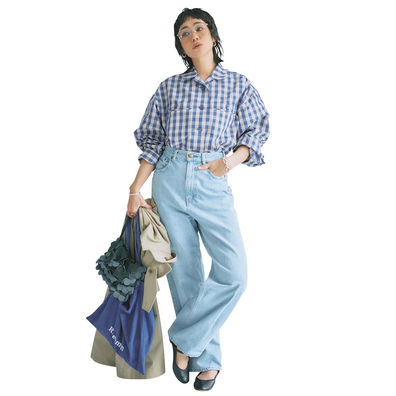 薄色デニムのマイ定番コーデ竹下玲奈さん