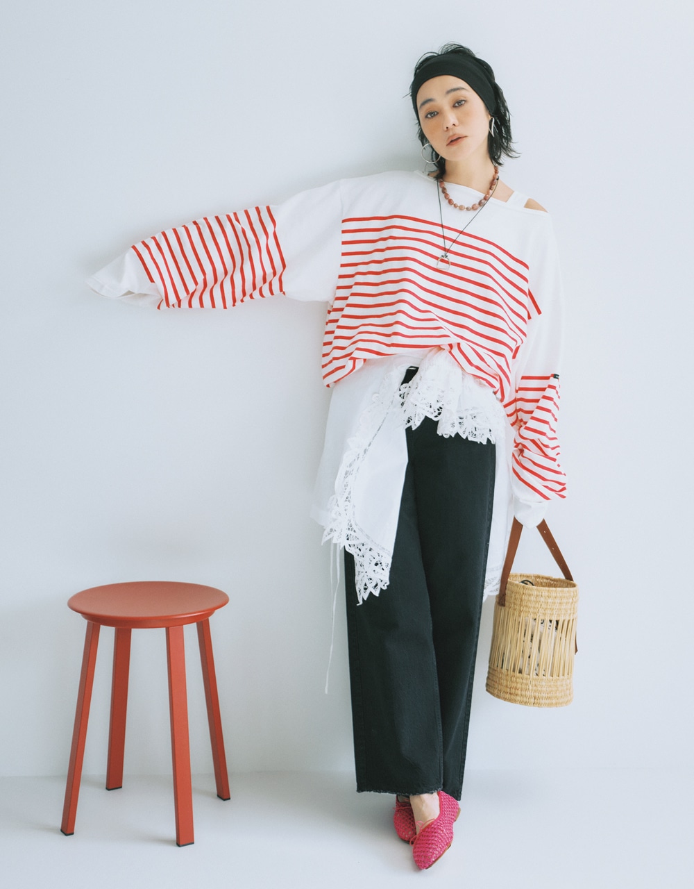 足元はクセありで 竹下玲奈さん