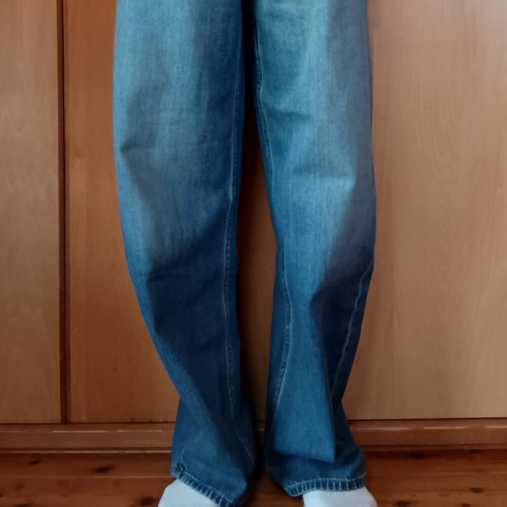 UNIQLO バギーカーブジーンズ