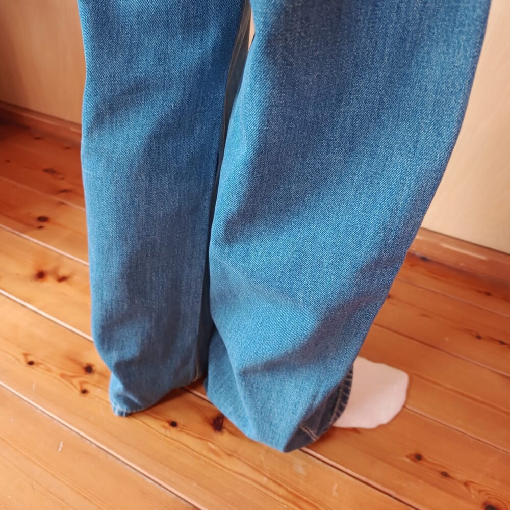 UNIQLO バギーカーブジーンズ