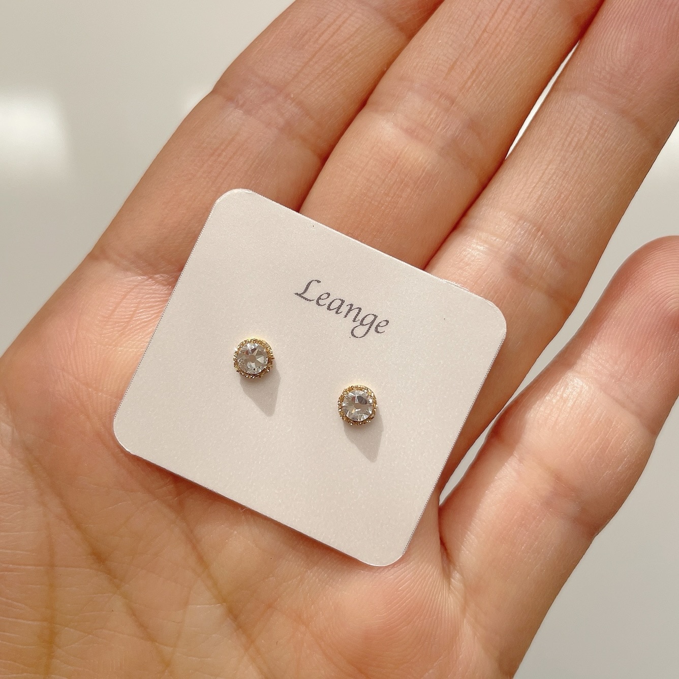 貼るだけピアス