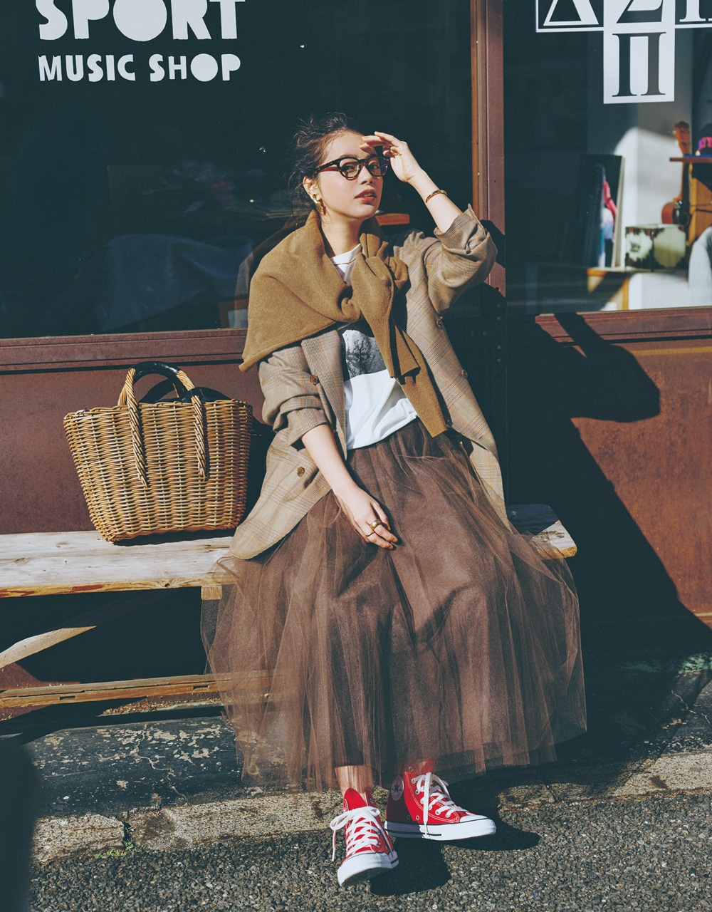 【スカートで着回し】「ビリティス・ディセッタン」のチュールスカート×テーラードジャケットコーデ 岸本セシルさん