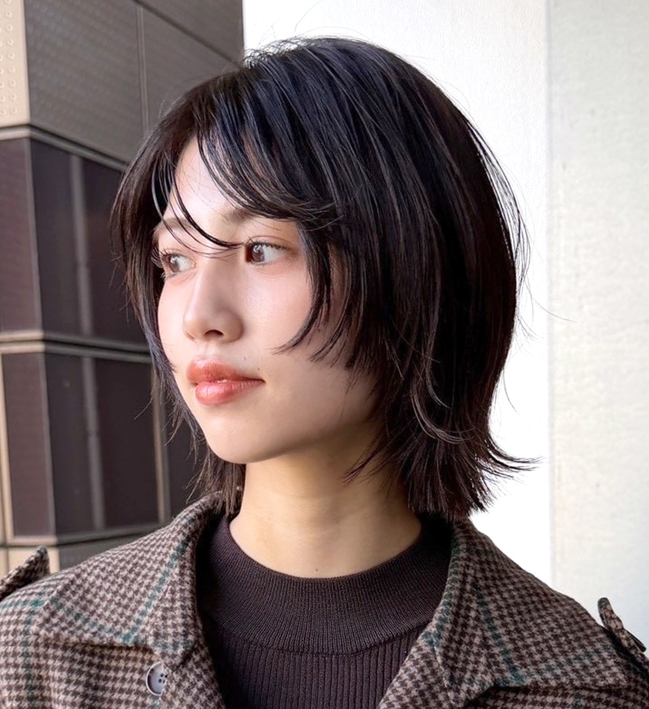 顔まわりのレイヤーが新鮮な少しモードなウルフボブ メインカット