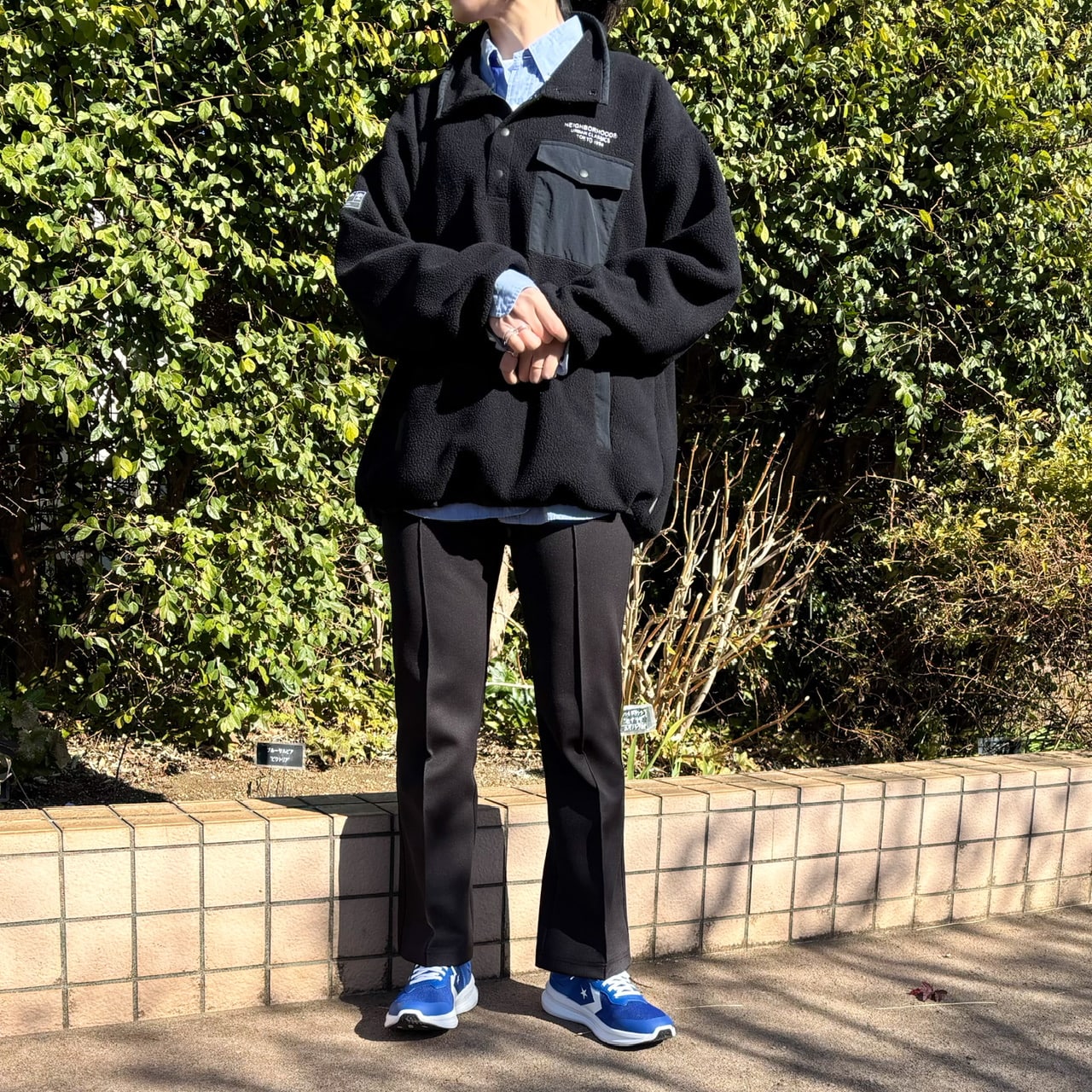 コンバースハンズフリーシューズデイスタースリットスラッド2026春夏新色ブルー着用写真②コーディネート保育園送迎　パンツ