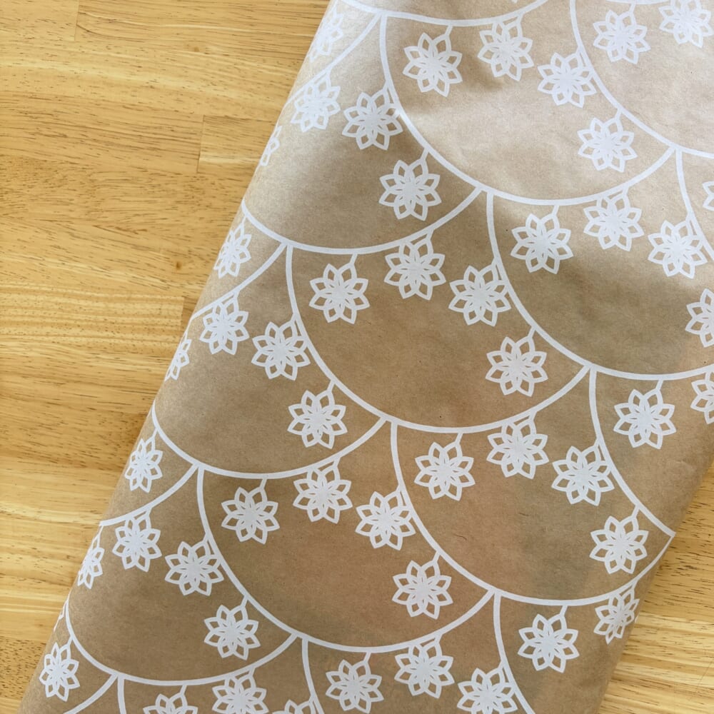 イケア　バレンタイン　ラッピングペーパー