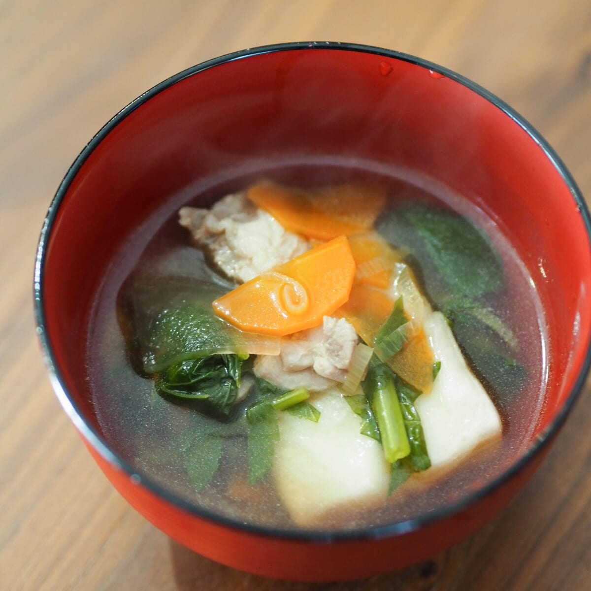 テーブルの上のお雑煮