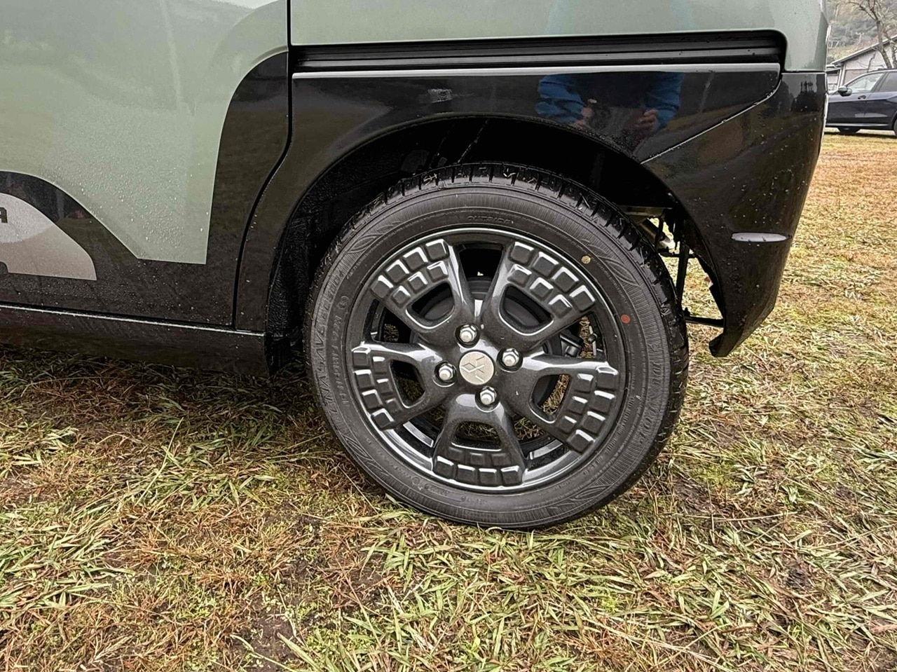 新型デリカミニ4WDのホイール
